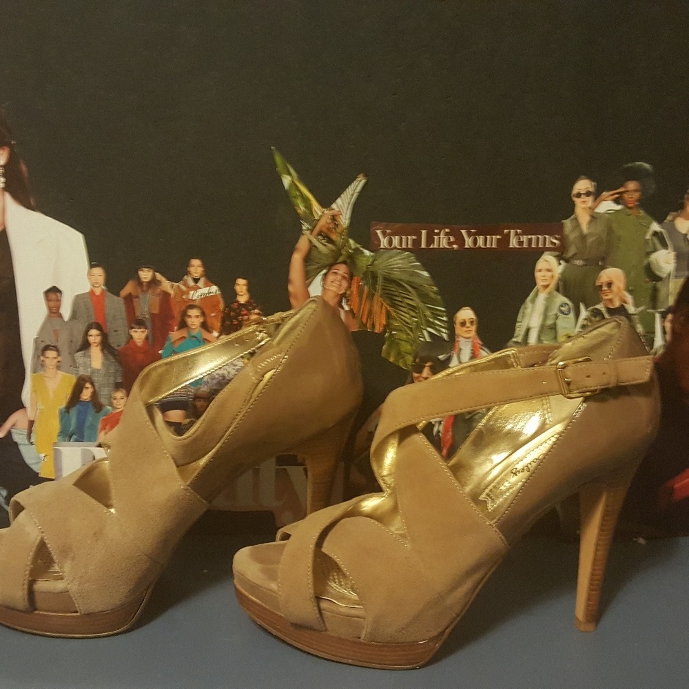 Nude Brigitte Bailey pumps